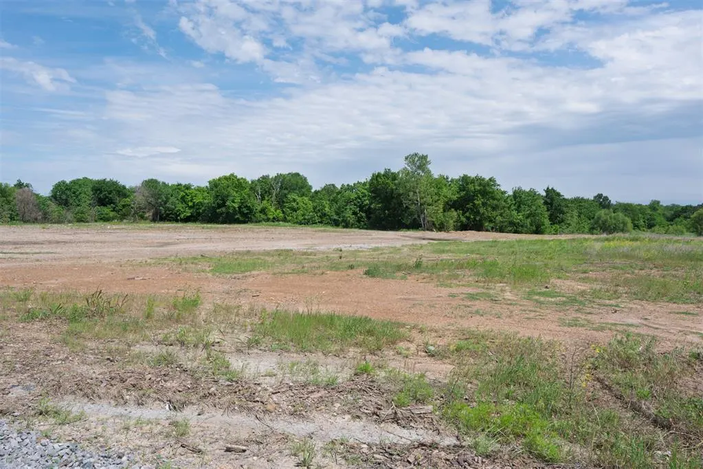 Photo 9 — W 75 Highway, Henryetta, OK 74437