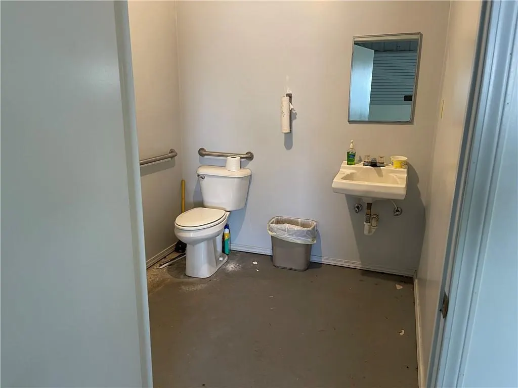 Photo 2 — 1811 N Harrison Street, Shawnee, OK 74804