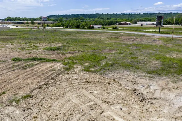 Photo 3 — W 75 Highway, Henryetta, OK 74437