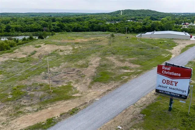 Photo 4 — W 75 Highway, Henryetta, OK 74437