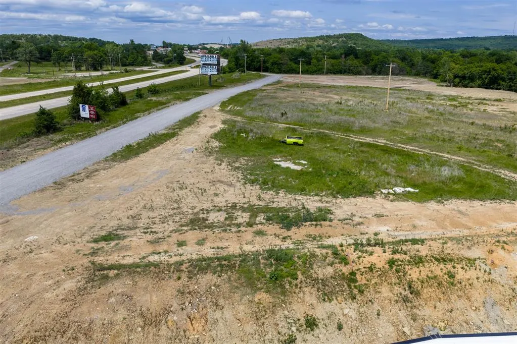 Photo 6 — W 75 Highway, Henryetta, OK 74437