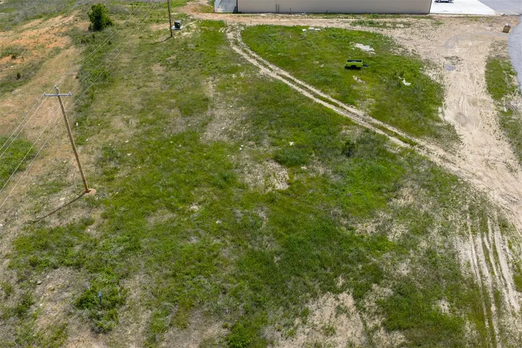 Photo 9 — W 75 Highway, Henryetta, OK 74437