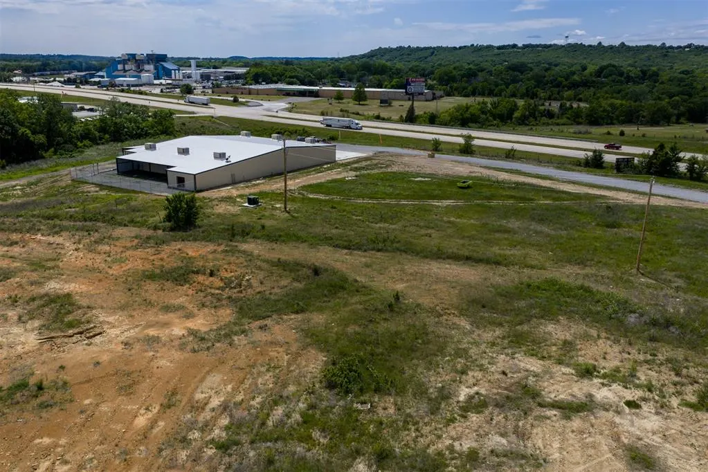 Photo 11 — W 75 Highway, Henryetta, OK 74437