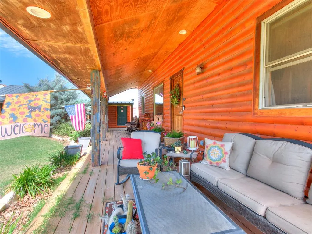 Photo 18 — 304 W Oak Street, Canton, OK 73724