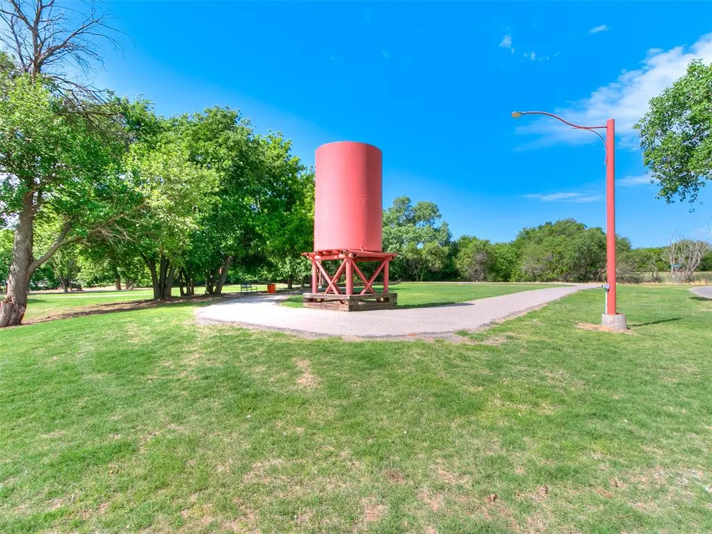 Photo 50 — 304 W Oak Street, Canton, OK 73724