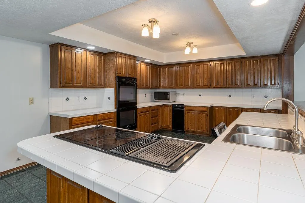 Photo 12 — 1108 NW 141st Street, Edmond, OK 73013