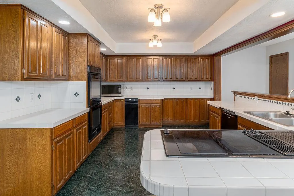 Photo 13 — 1108 NW 141st Street, Edmond, OK 73013