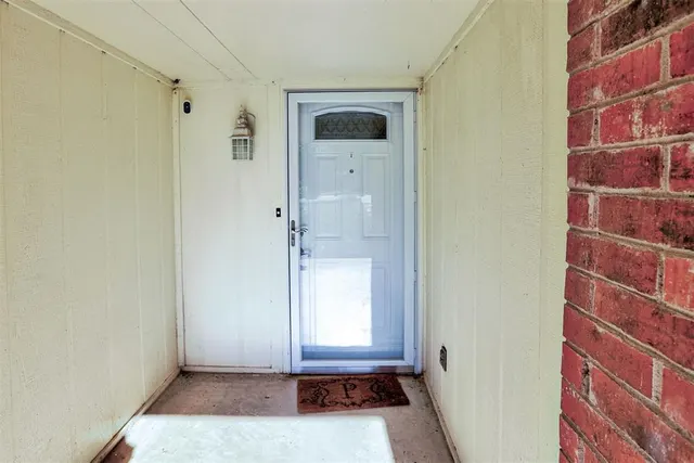 Photo 2 — 909 N King Avenue, Midwest City, OK 73130