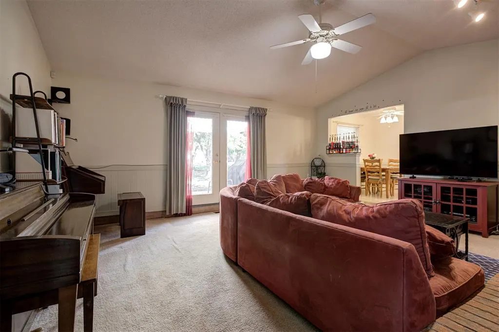 Photo 6 — 909 N King Avenue, Midwest City, OK 73130
