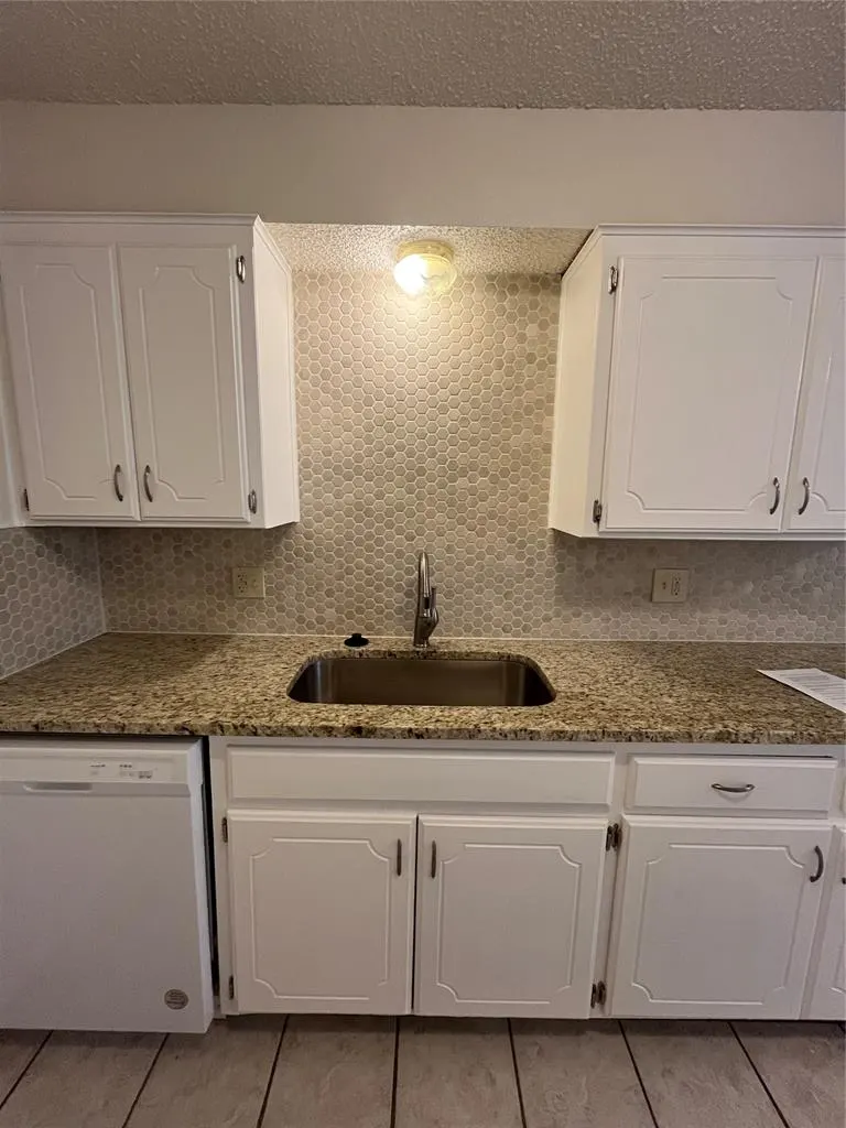 Photo 3 — 1712 Jennifer Circle, Norman, OK 73071