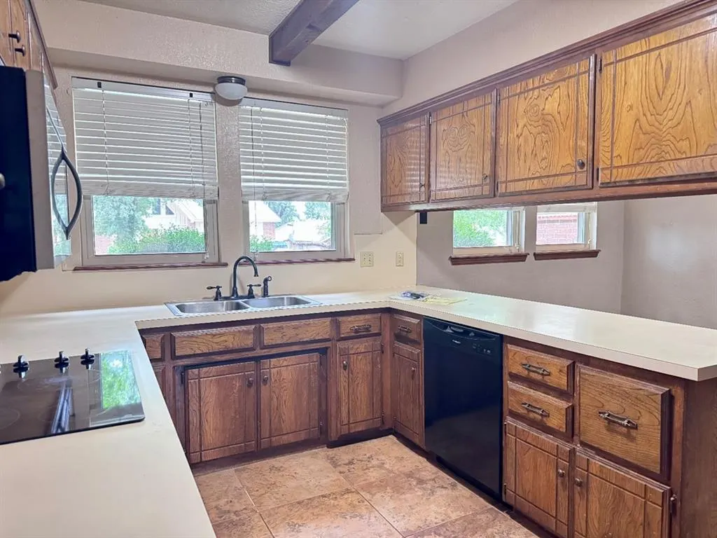 Photo 9 — 3812 NE 142nd Circle, Edmond, OK 73013