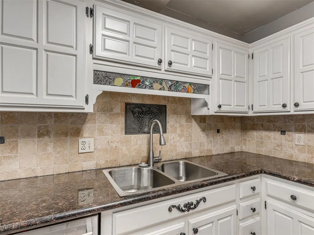 Photo 5 — 11374 Benttree Circle 11374, Oklahoma City, OK 73120