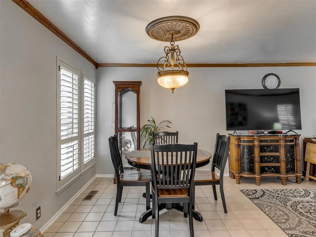 Photo 6 — 11374 Benttree Circle 11374, Oklahoma City, OK 73120