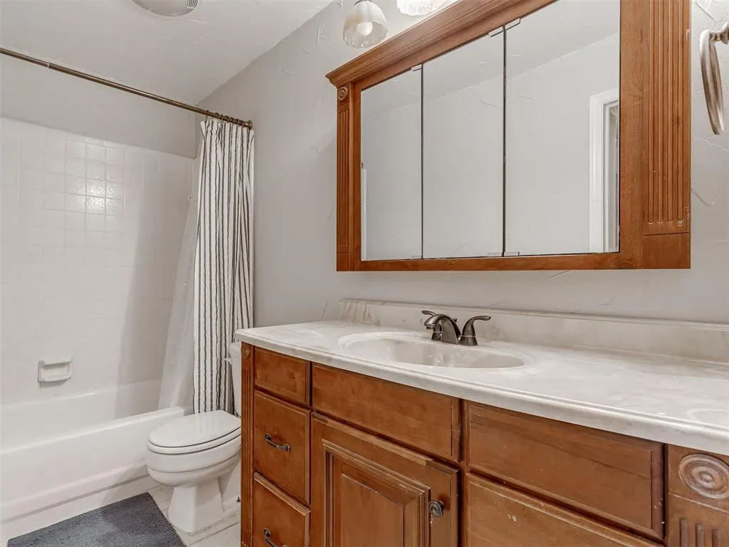 Photo 9 — 11374 Benttree Circle 11374, Oklahoma City, OK 73120