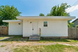 Sold home at 2011 SW C Avenue #1/2