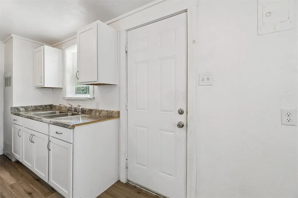 Photo 9 — 2011 SW C Avenue 1/2, Lawton, OK 73501