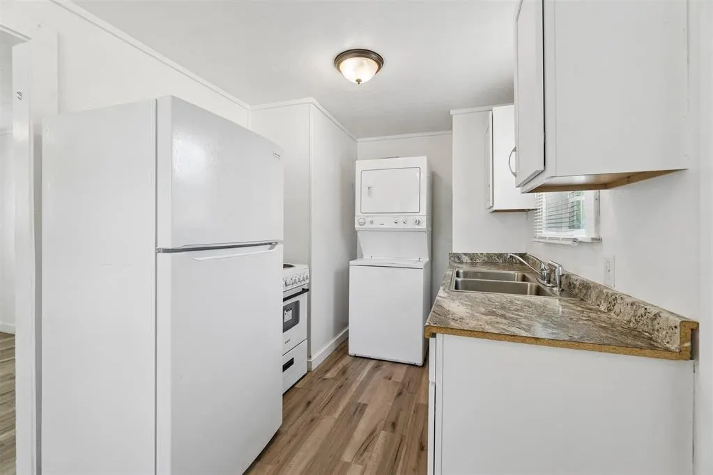Photo 12 — 2011 SW C Avenue 1/2, Lawton, OK 73501