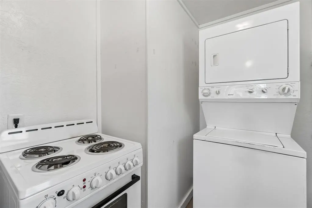 Photo 33 — 2011 SW C Avenue 1/2, Lawton, OK 73501