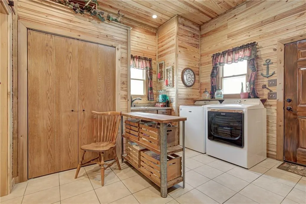 Photo 13 — 310 W Oak Street, Canton, OK 73724