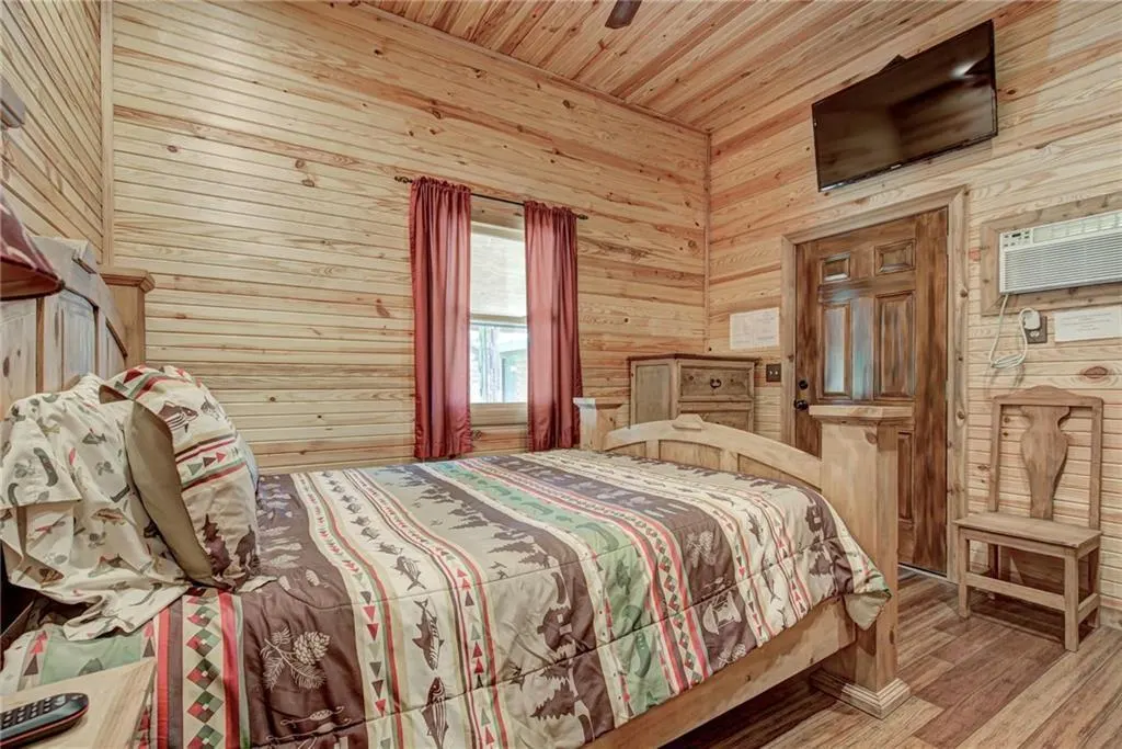 Photo 15 — 310 W Oak Street, Canton, OK 73724