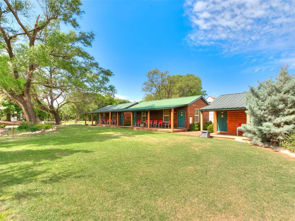 Photo 36 — 310 W Oak Street, Canton, OK 73724