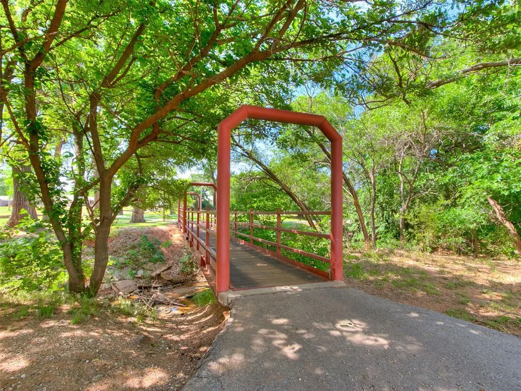 Photo 39 — 310 W Oak Street, Canton, OK 73724
