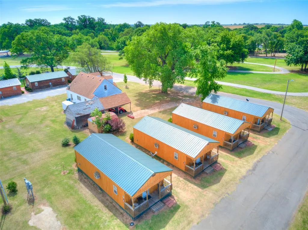 Photo 47 — 310 W Oak Street, Canton, OK 73724