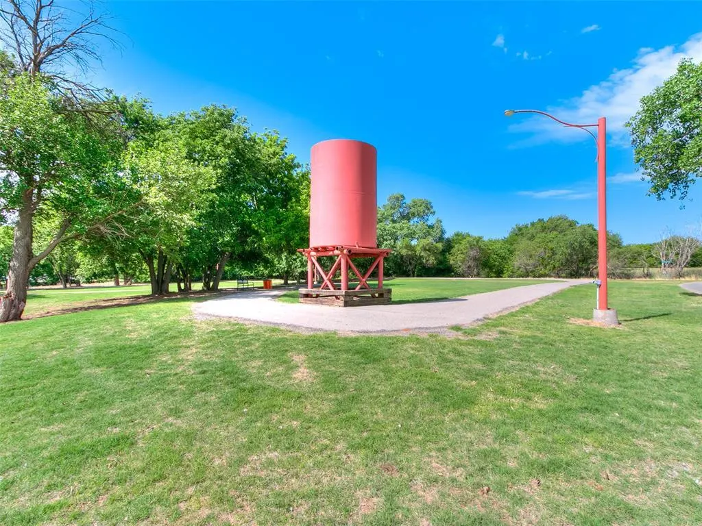 Photo 50 — 310 W Oak Street, Canton, OK 73724