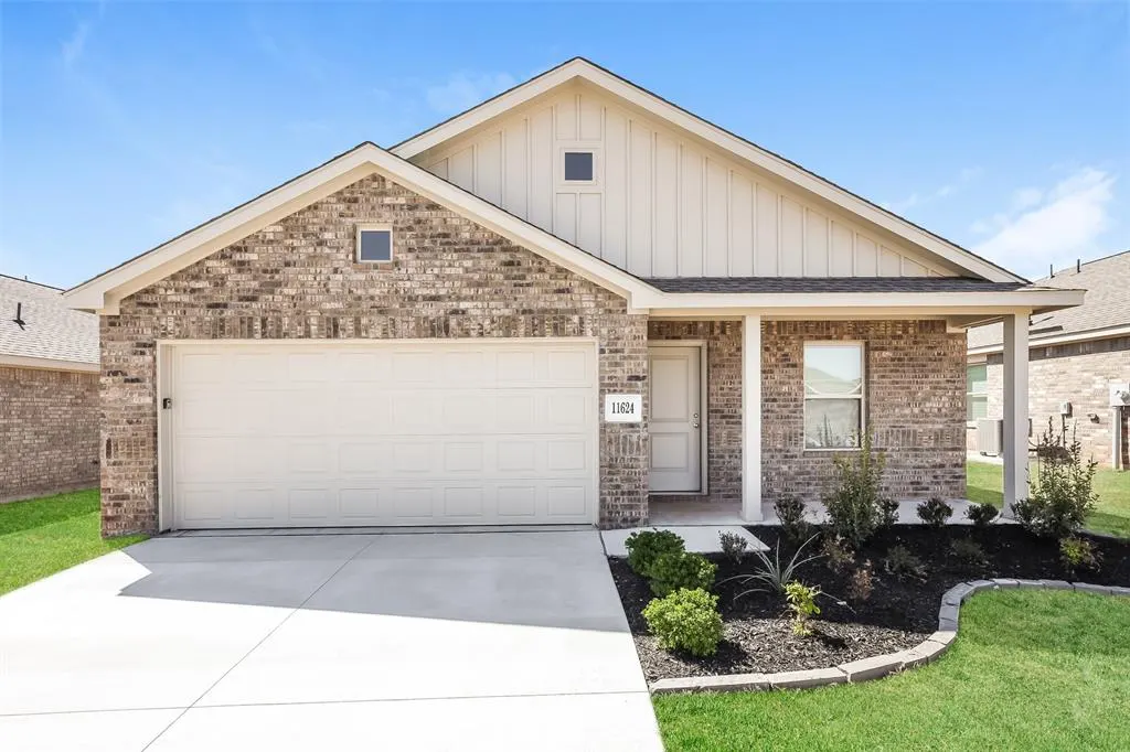 Front exterior — 11624 SW 38th Street, Mustang, OK 73064