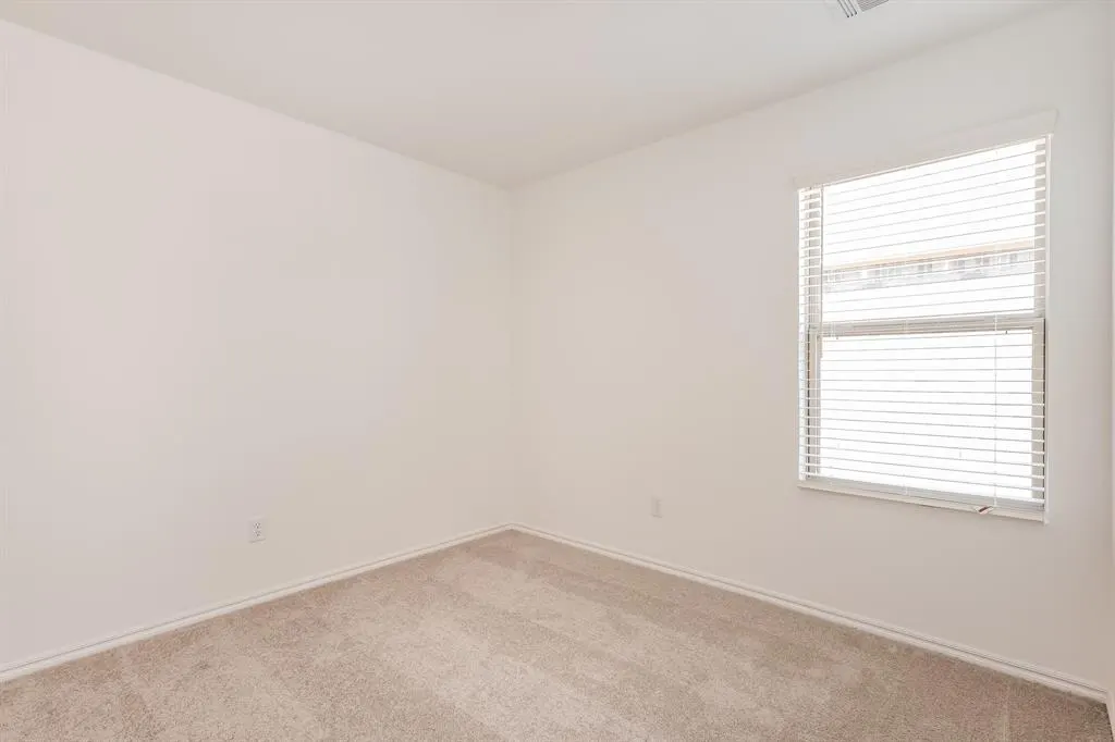 Photo 15 — 11624 SW 38th Street, Mustang, OK 73064