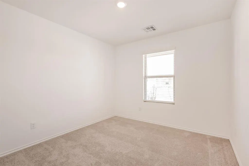 Photo 16 — 11624 SW 38th Street, Mustang, OK 73064