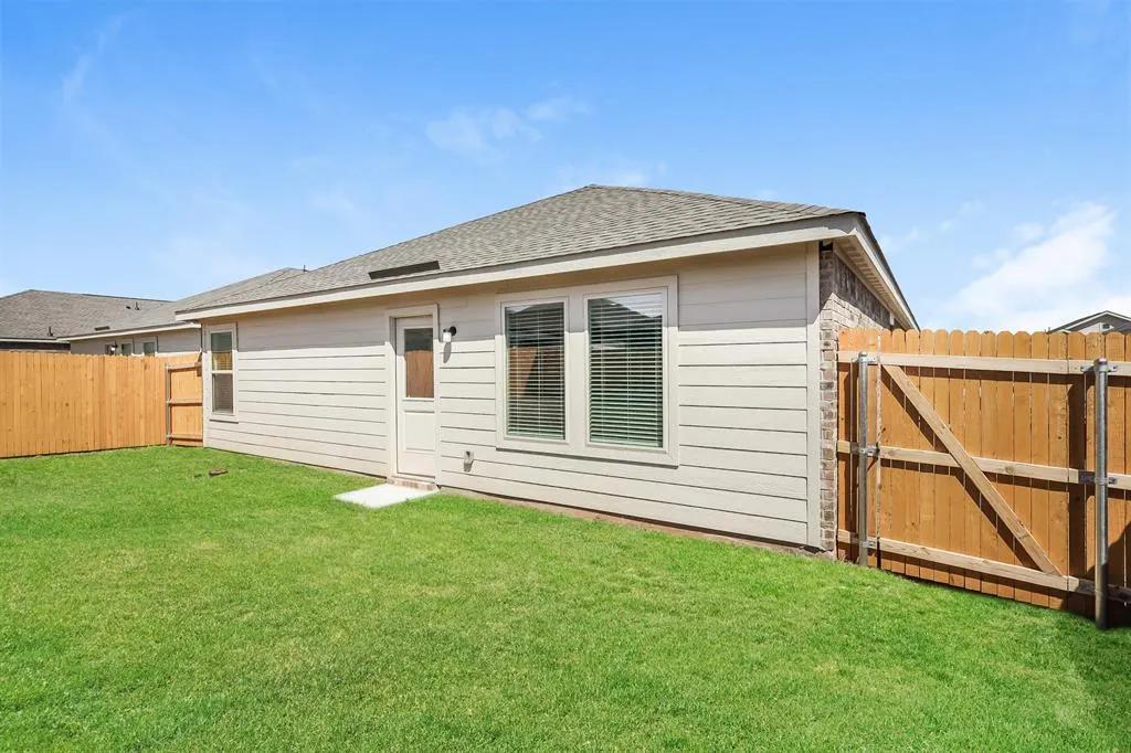Photo 19 — 11624 SW 38th Street, Mustang, OK 73064