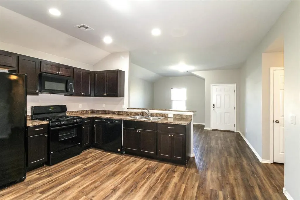 Photo 6 — 1870 Bliss Circle, Newcastle, OK 73065