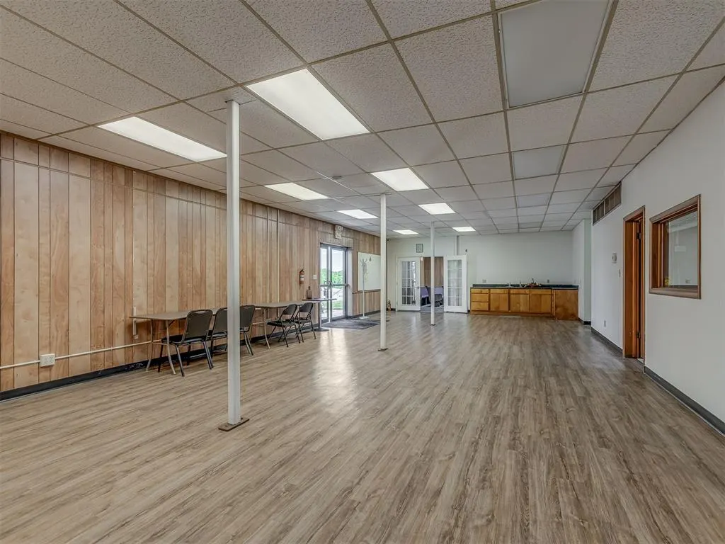 Photo 2 — 111 N 4th Street, Seminole, OK 74868