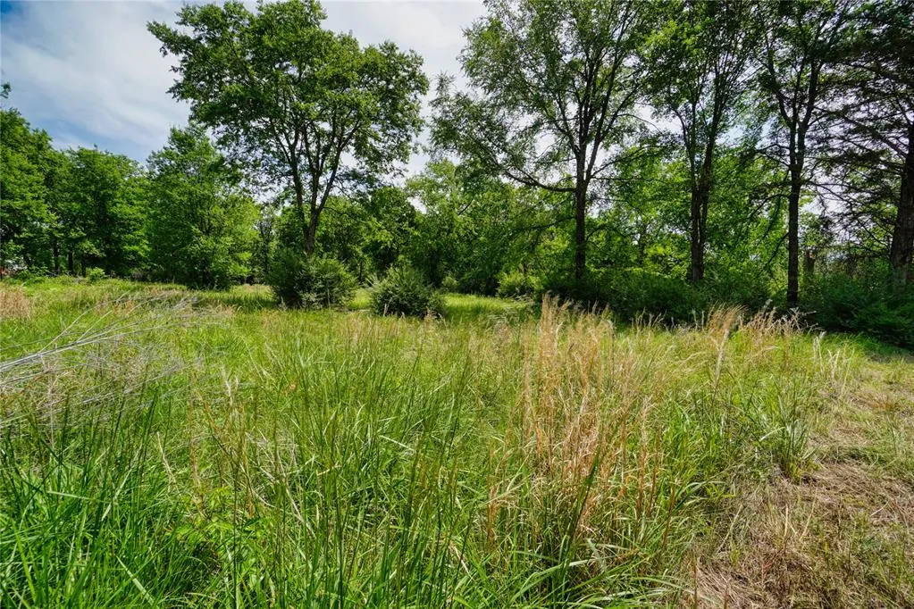 Photo 11 — 801 E Oak Street, Maud, OK 74854