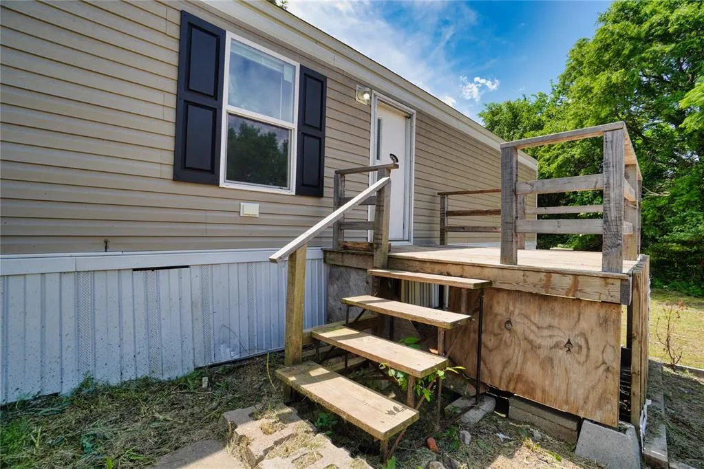 Photo 13 — 801 E Oak Street, Maud, OK 74854
