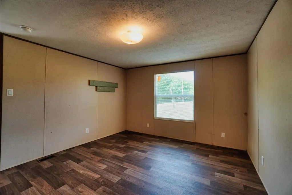 Photo 22 — 801 E Oak Street, Maud, OK 74854