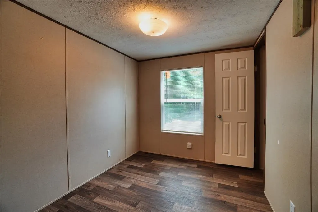 Photo 25 — 801 E Oak Street, Maud, OK 74854