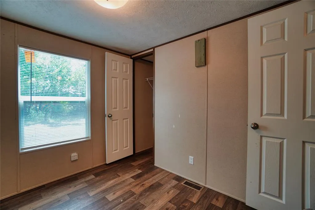 Photo 26 — 801 E Oak Street, Maud, OK 74854