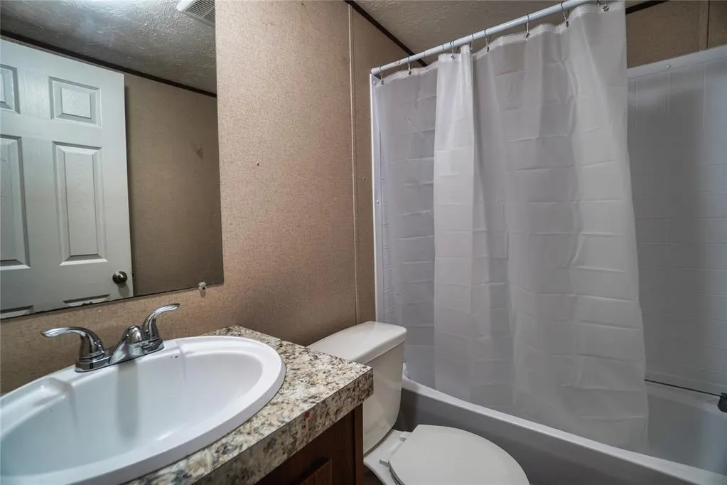 Photo 28 — 801 E Oak Street, Maud, OK 74854