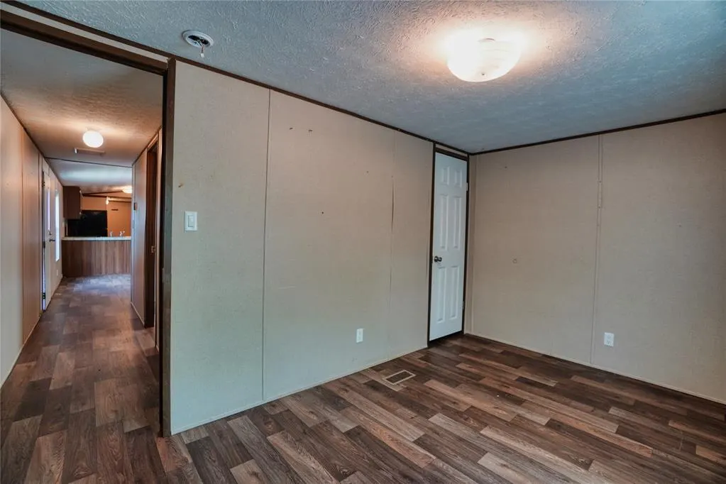 Photo 32 — 801 E Oak Street, Maud, OK 74854