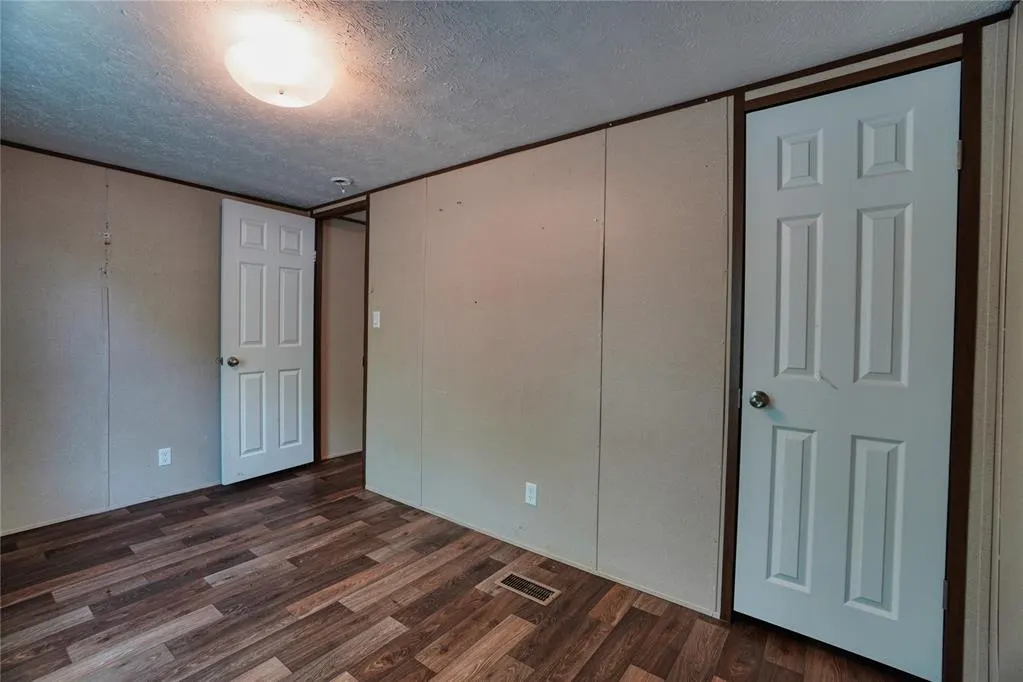 Photo 33 — 801 E Oak Street, Maud, OK 74854