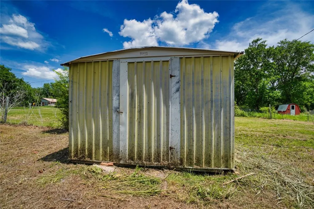 Photo 34 — 801 E Oak Street, Maud, OK 74854