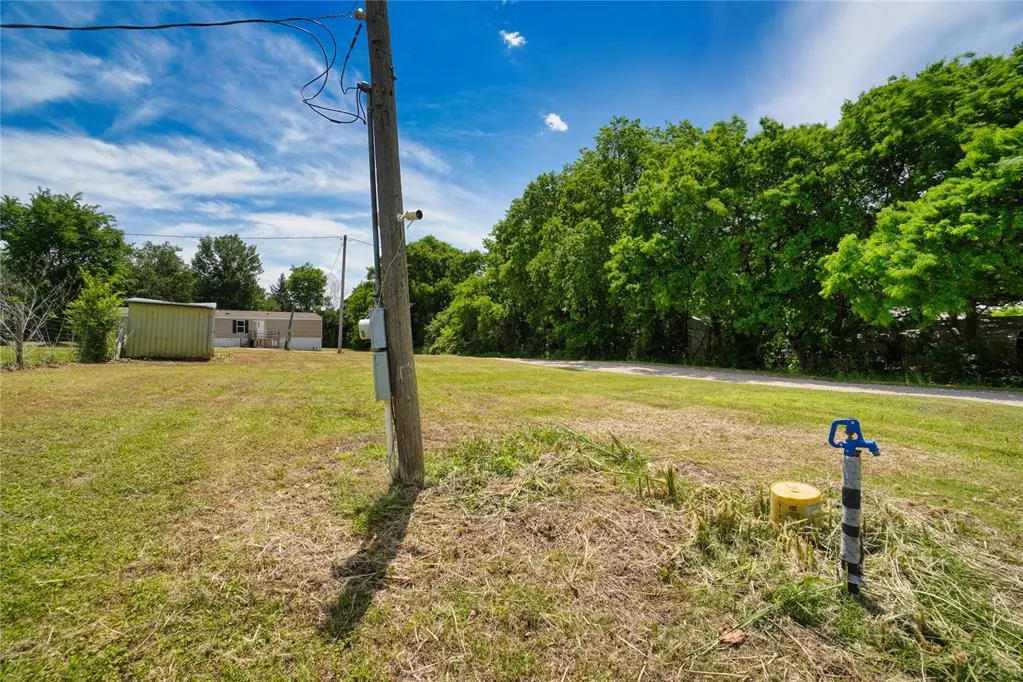 Photo 35 — 801 E Oak Street, Maud, OK 74854