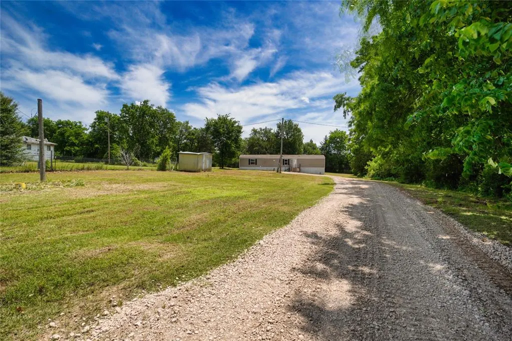 Photo 36 — 801 E Oak Street, Maud, OK 74854