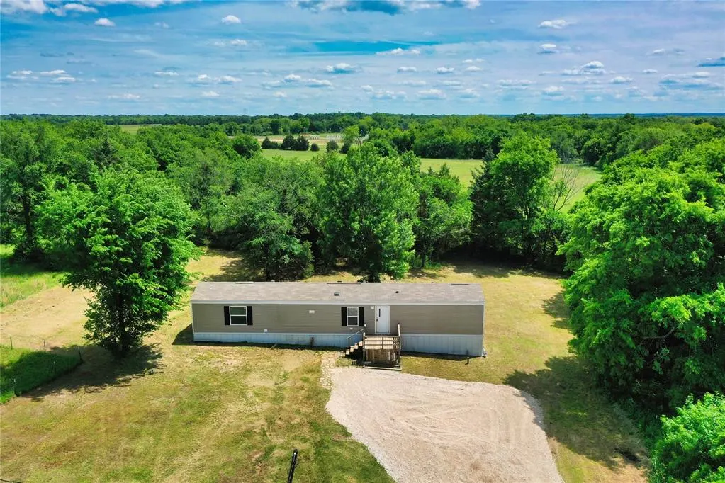Photo 37 — 801 E Oak Street, Maud, OK 74854