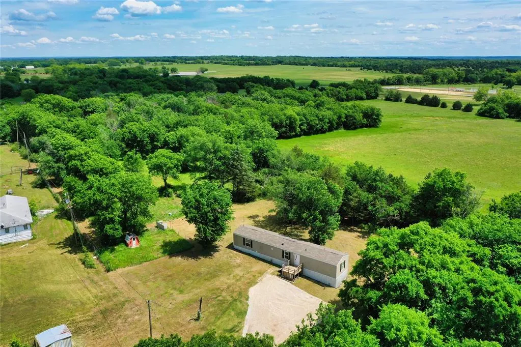 Photo 40 — 801 E Oak Street, Maud, OK 74854