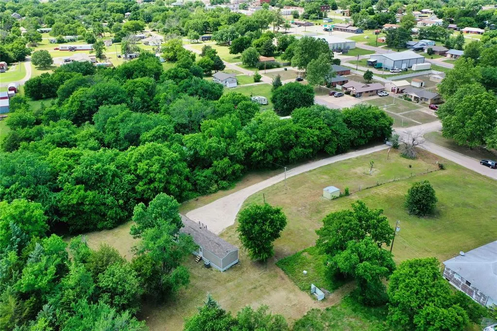 Photo 42 — 801 E Oak Street, Maud, OK 74854