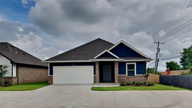 Photo 3 — 6932 Labelle Drive, Warr Acres, OK 73132