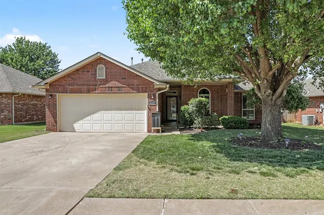 Photo 2 — 2617 NW 160th Street, Edmond, OK 73013